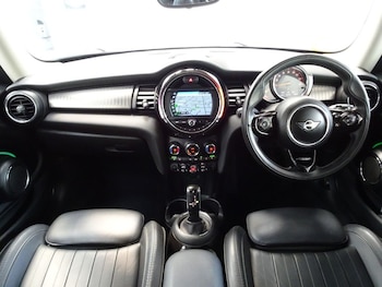 Used MINI Hatch 2019 for sale - 79209782: Photo