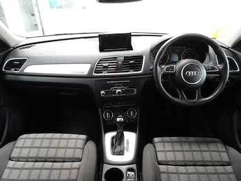 Used Audi Q3 2015 for sale - 78768768: Photo