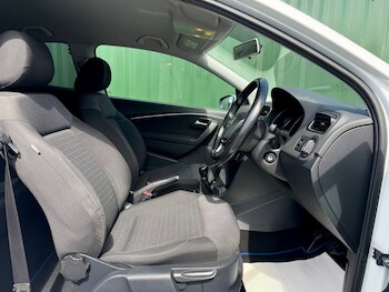 Used Volkswagen Polo 2015 for sale - 78624650: Photo