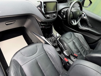Used Peugeot 2008 2013 for sale - 76355354: Photo
