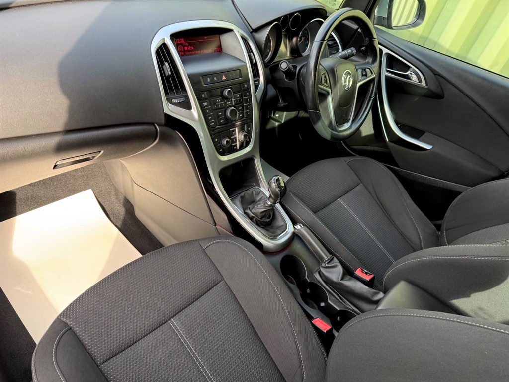 Used Vauxhall Astra 2014 for sale - 76652868: Photo 4