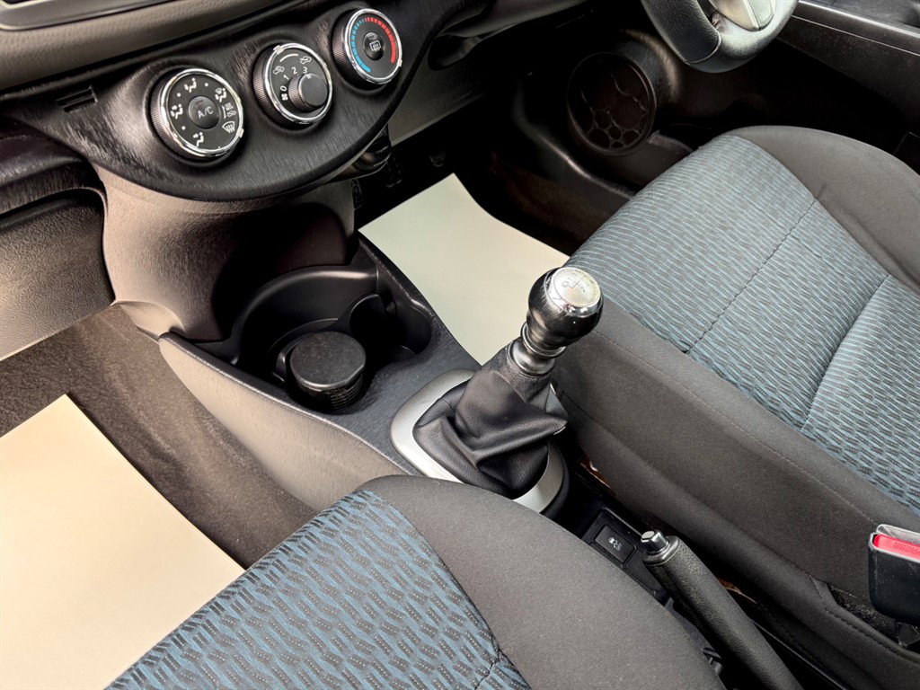 Used Toyota Yaris 2013 for sale - 77205847: Photo 21