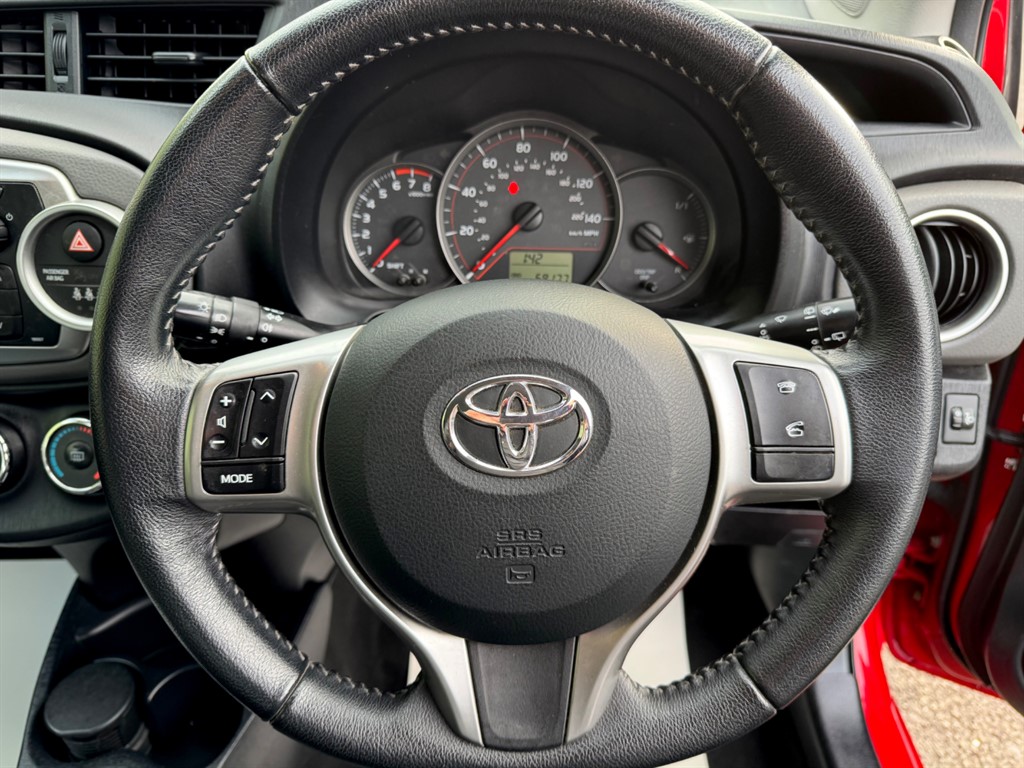 Used Toyota Yaris 2013 for sale - 77205847: Photo 27