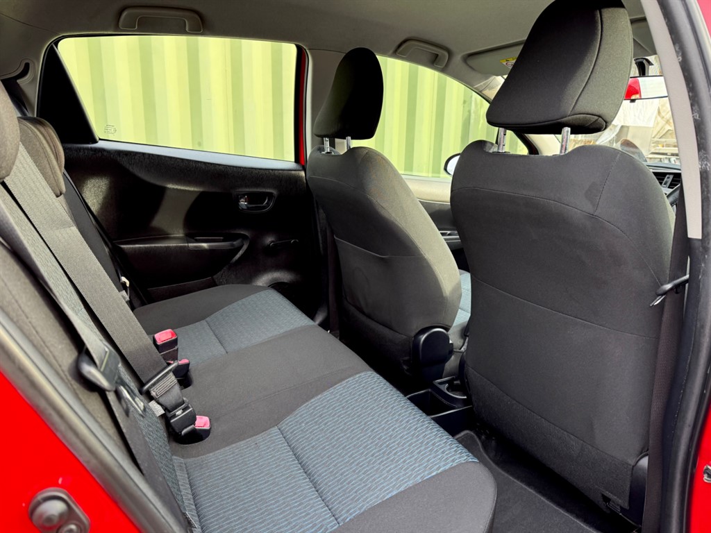 Used Toyota Yaris 2013 for sale - 77205847: Photo 32