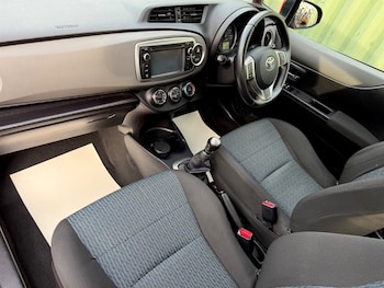 Used Toyota Yaris 2013 for sale - 77205847: Photo