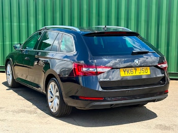 Used Skoda Superb 2017 for sale - 78844595: Photo