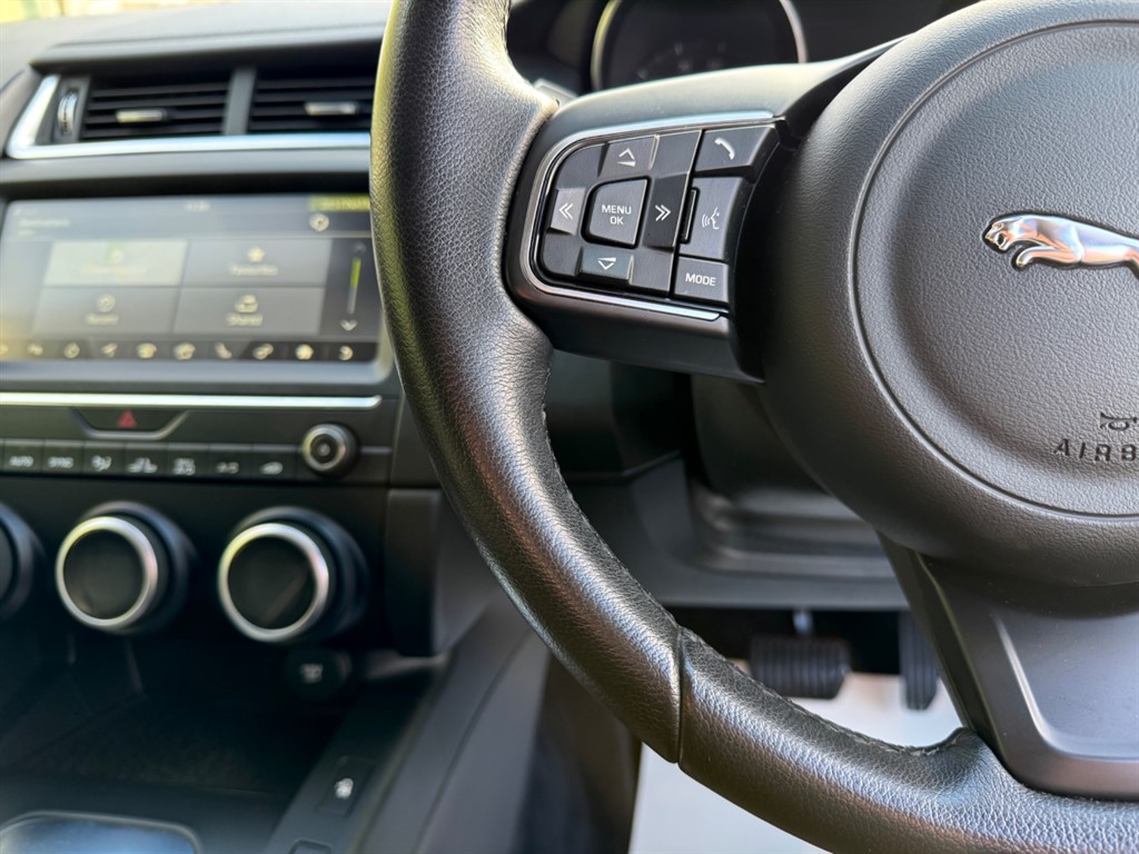 Used Jaguar E-Pace 2020 for sale - 76652874: Photo 34