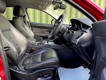 Used Jaguar E-Pace 2020 for sale - 76652874: Photo