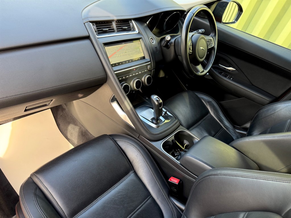 Used Jaguar E-Pace 2020 for sale - 76652874: Photo 4