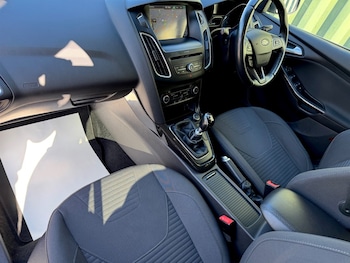 Used Ford Focus 2016 for sale - 76124903: Photo