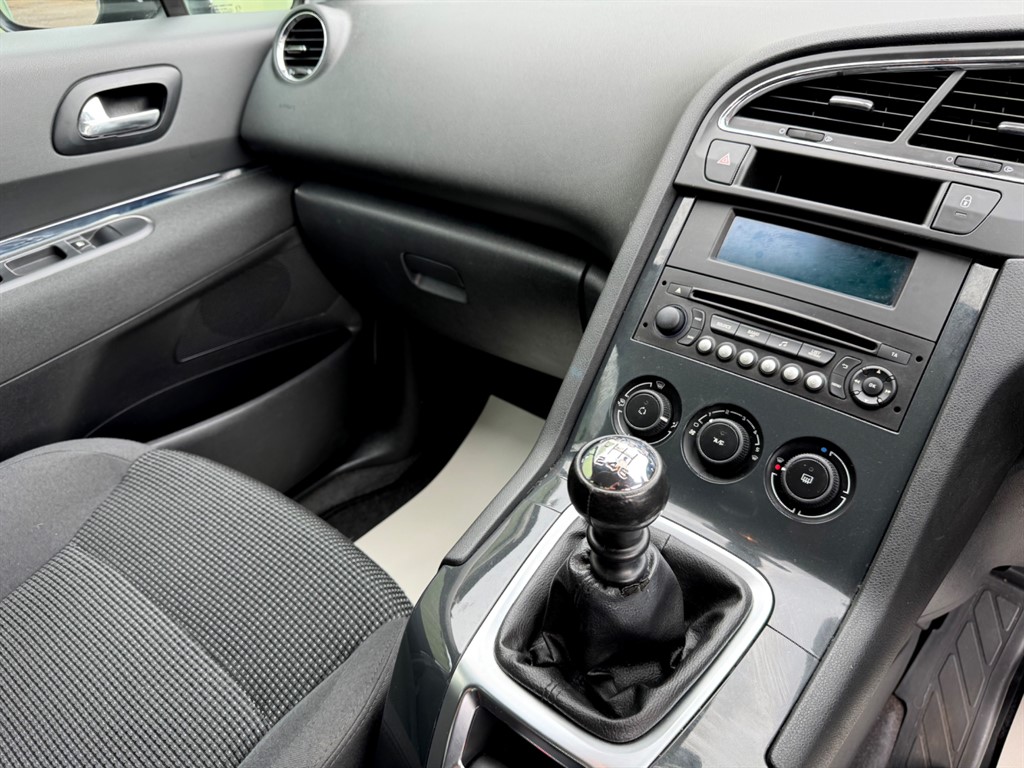 Used Peugeot 5008 2015 for sale - 76104516: Photo 16