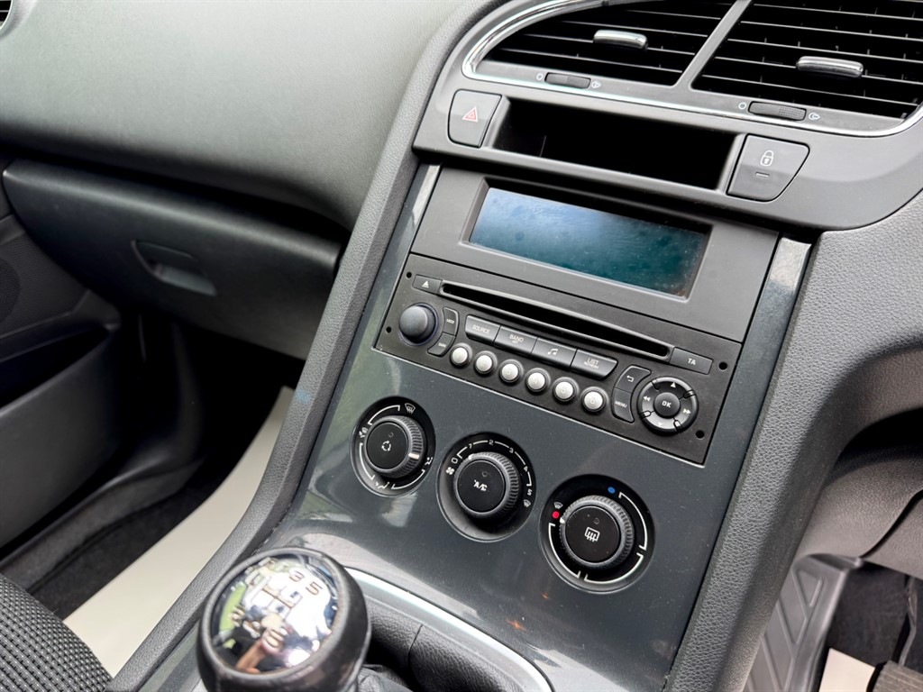 Used Peugeot 5008 2015 for sale - 76104516: Photo 17