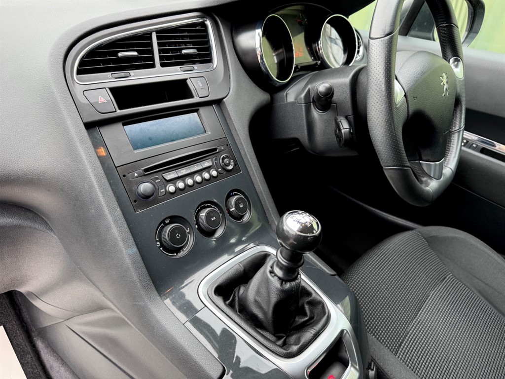 Used Peugeot 5008 2015 for sale - 76104516: Photo 22