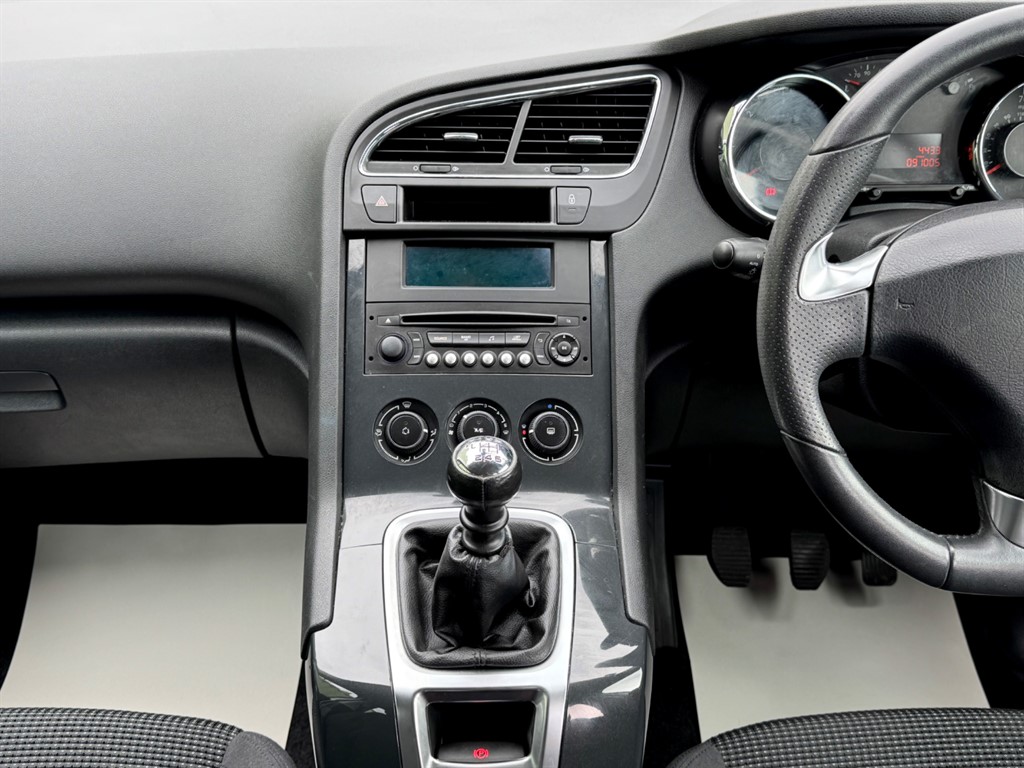 Used Peugeot 5008 2015 for sale - 76104516: Photo 25