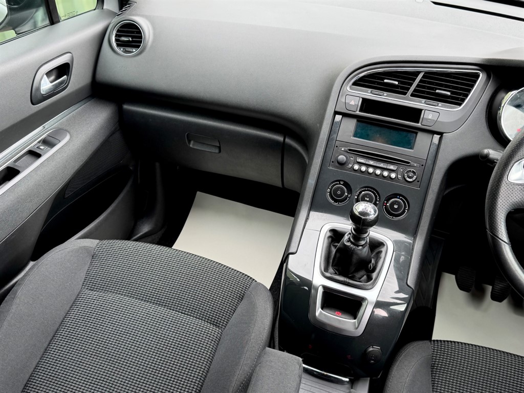 Used Peugeot 5008 2015 for sale - 76104516: Photo 26