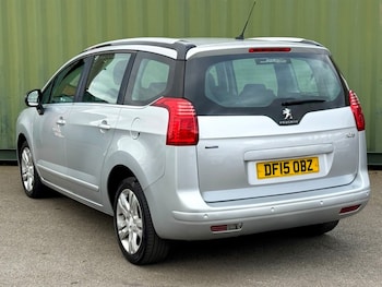 Used Peugeot 5008 2015 for sale - 76104516: Photo