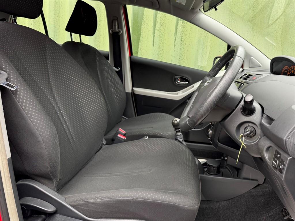 Used Toyota Yaris 2011 for sale - 77600710: Photo 16