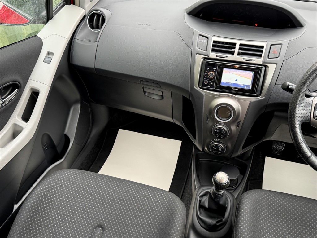 Used Toyota Yaris 2011 for sale - 77600710: Photo 22