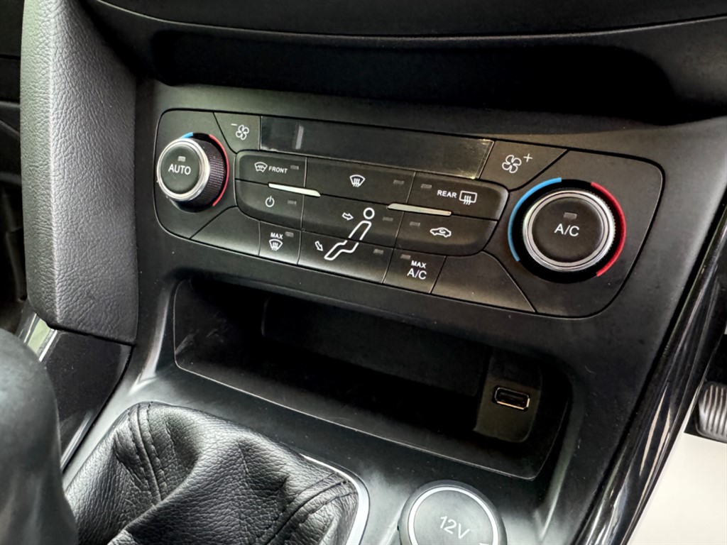 Used Ford Focus 2017 for sale - 76344228: Photo 20