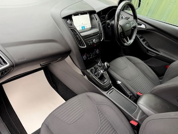 Used Ford Focus 2017 for sale - 76344228: Photo