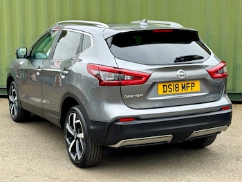 Used Nissan Qashqai 2018 for sale - 76104510: Photo 2