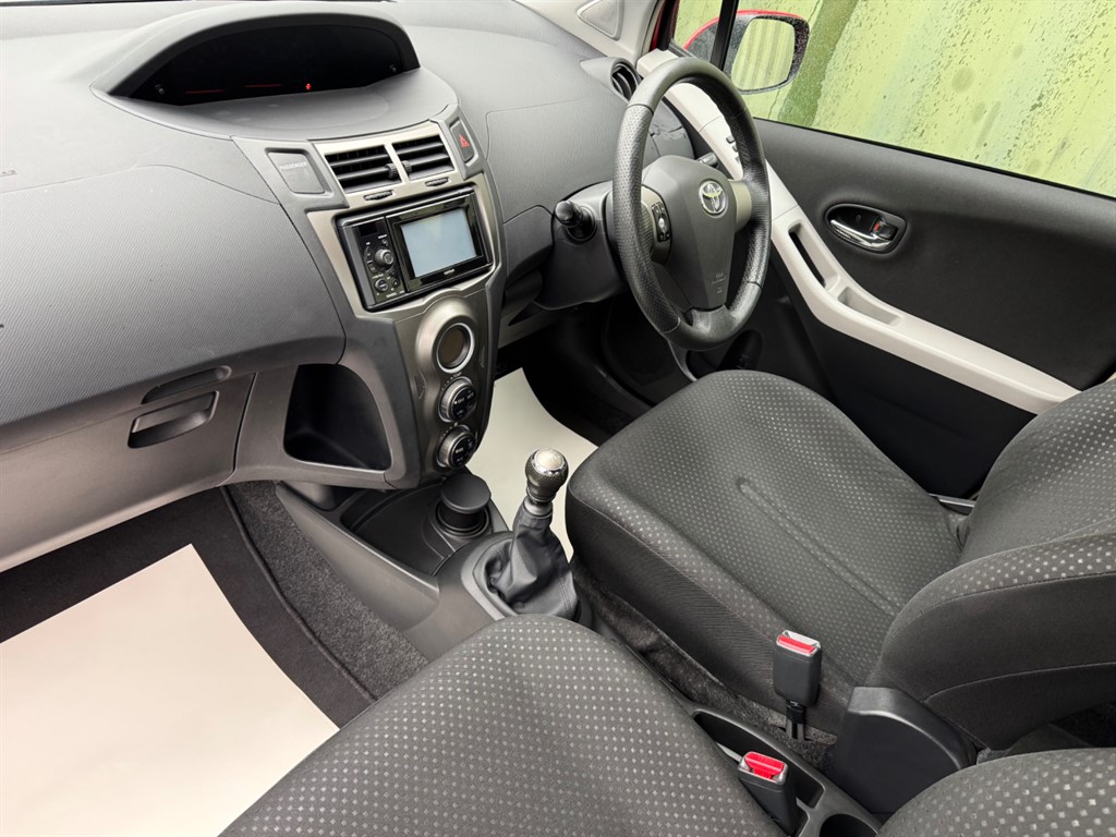 Used Toyota Yaris 2011 for sale - 77691221: Photo 4