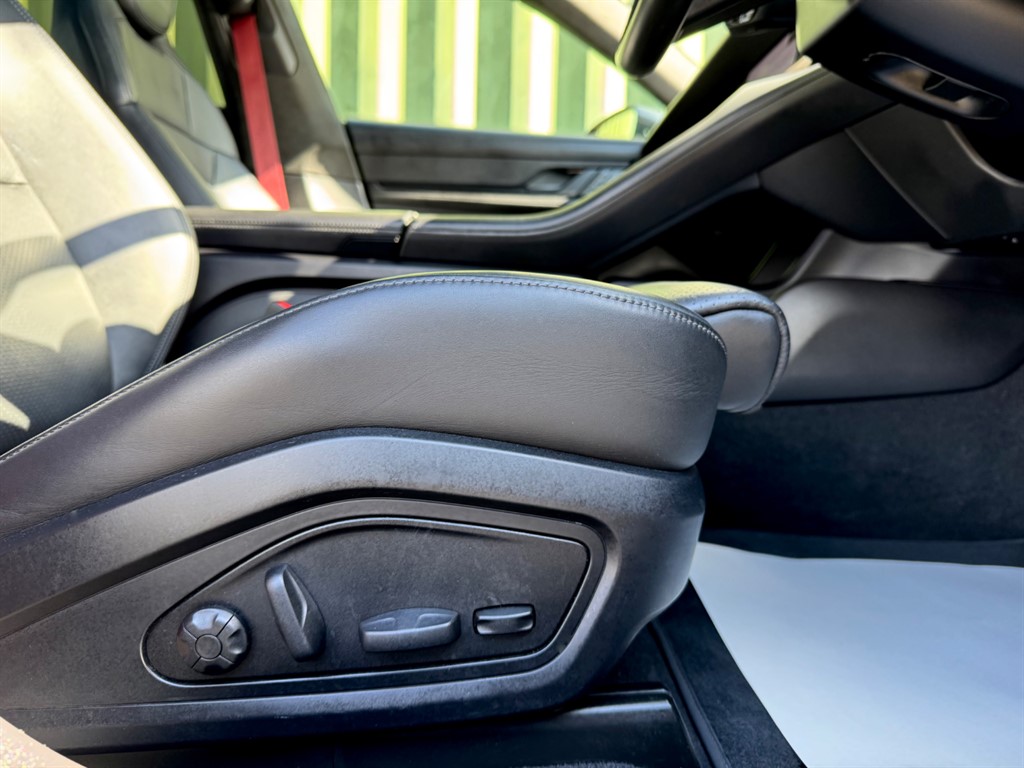 Used Porsche Taycan 2021 for sale - 78049951: Photo 16