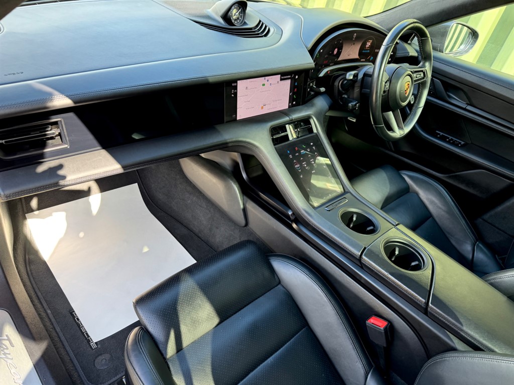 Used Porsche Taycan 2021 for sale - 78049951: Photo 4