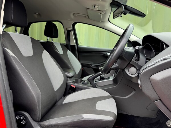 Used Ford Focus 2013 for sale - 76104496: Photo 21