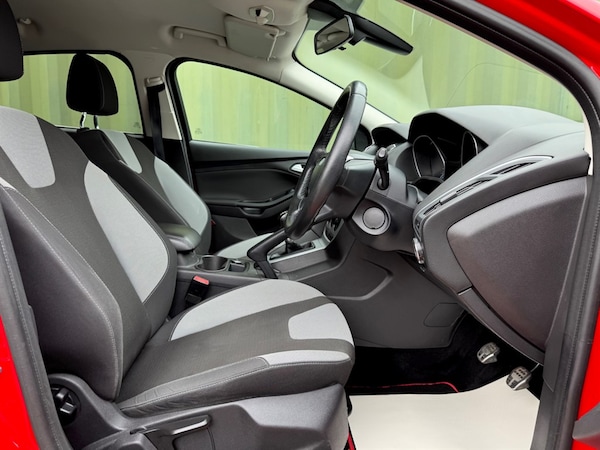Used Ford Focus 2013 for sale - 76104496: Photo 3