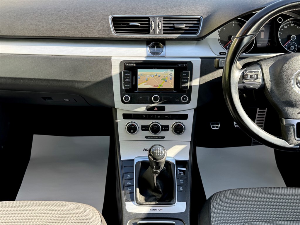 Used Volkswagen Passat 2014 for sale - 77942475: Photo 25