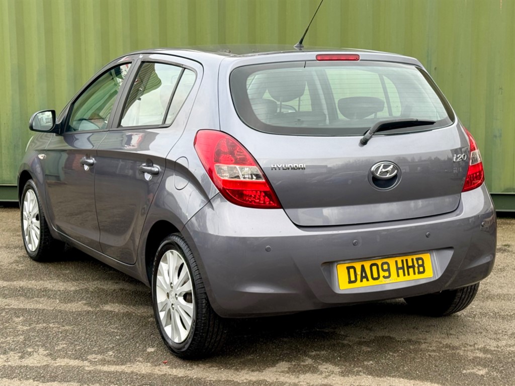 Used Hyundai i20 2009 for sale - 76532379: Photo 2