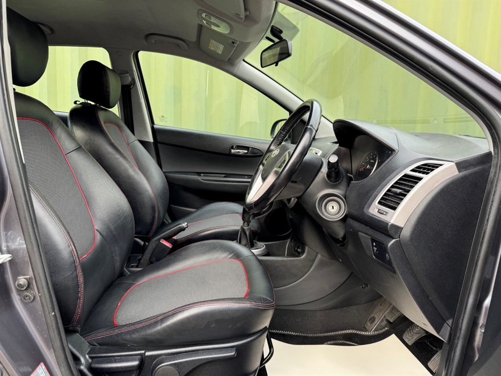 Used Hyundai i20 2009 for sale - 76532379: Photo 3