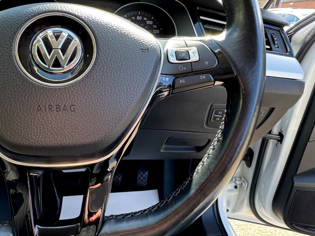 Used Volkswagen Passat 2015 for sale - 78118117: Photo 34