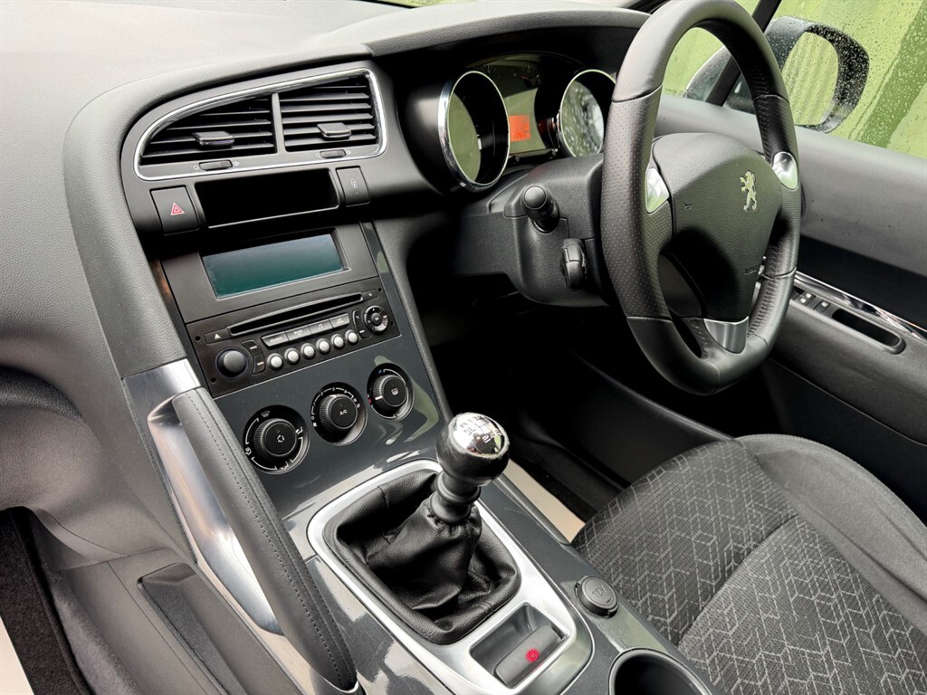 Used Peugeot 3008 2017 for sale - 77600726: Photo 18