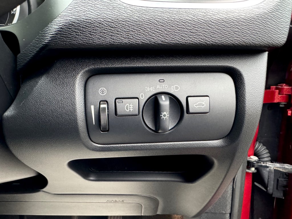 Used Volvo V40 2016 for sale - 76351107: Photo 35