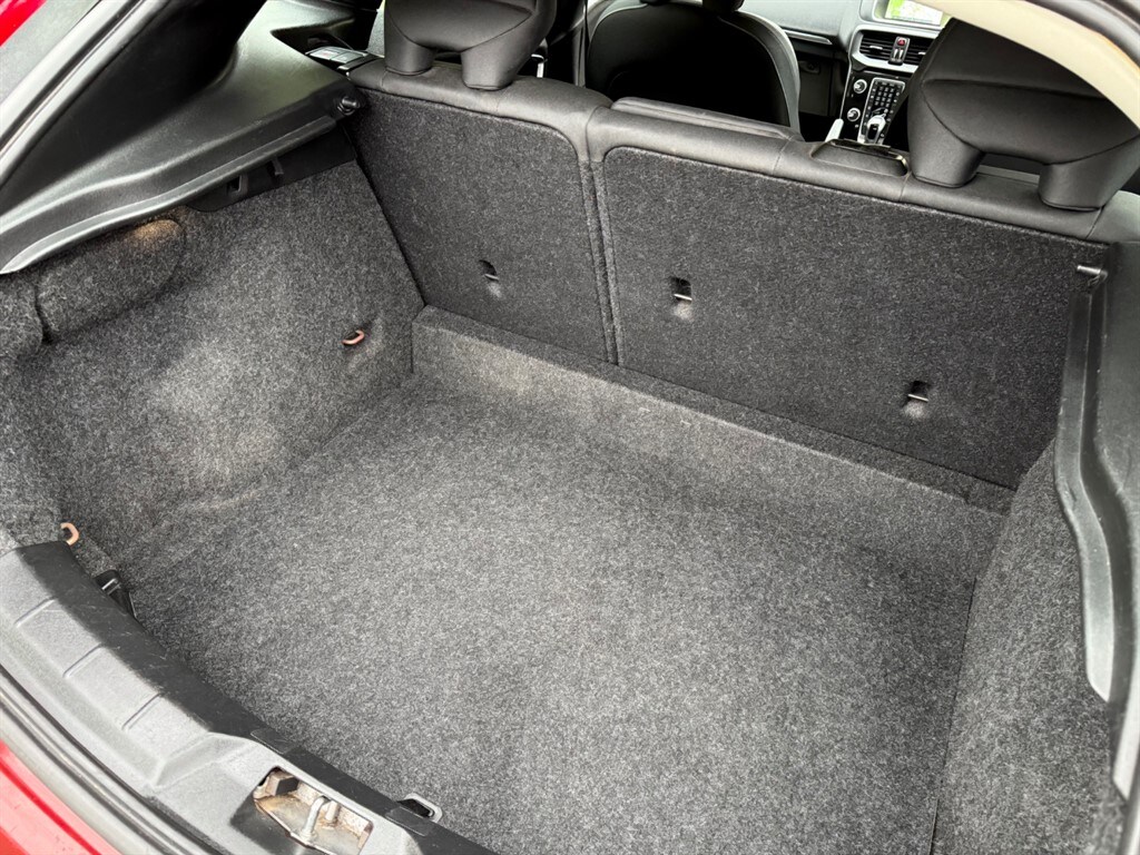 Used Volvo V40 2016 for sale - 76351107: Photo 41