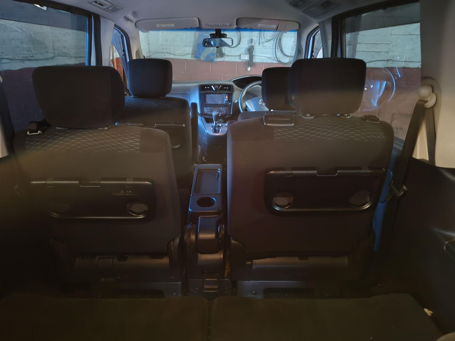 Used Nissan Serena for sale - 76887429: Photo 14