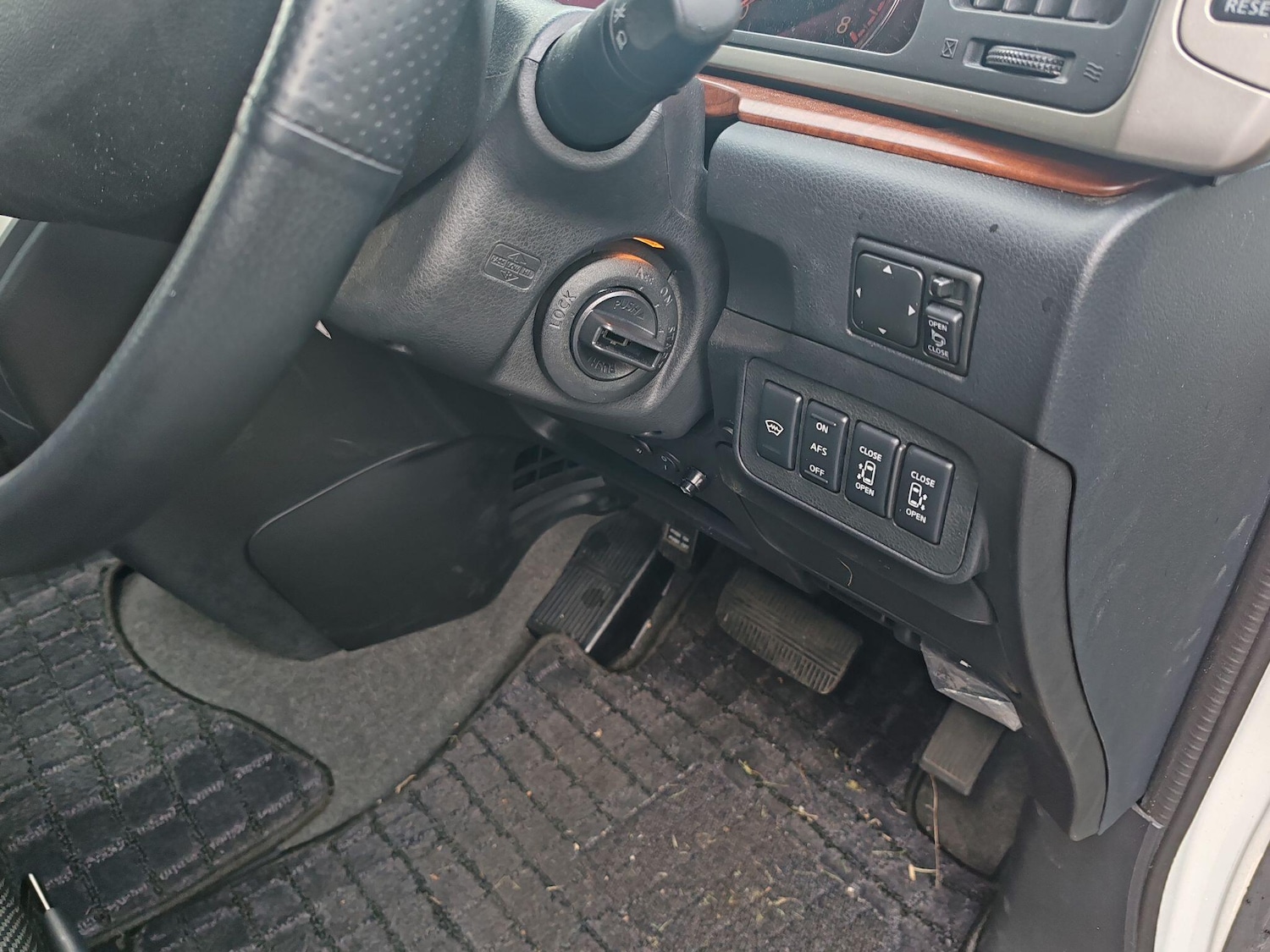 Used Nissan Elgrand for sale - 78063101: Photo 14