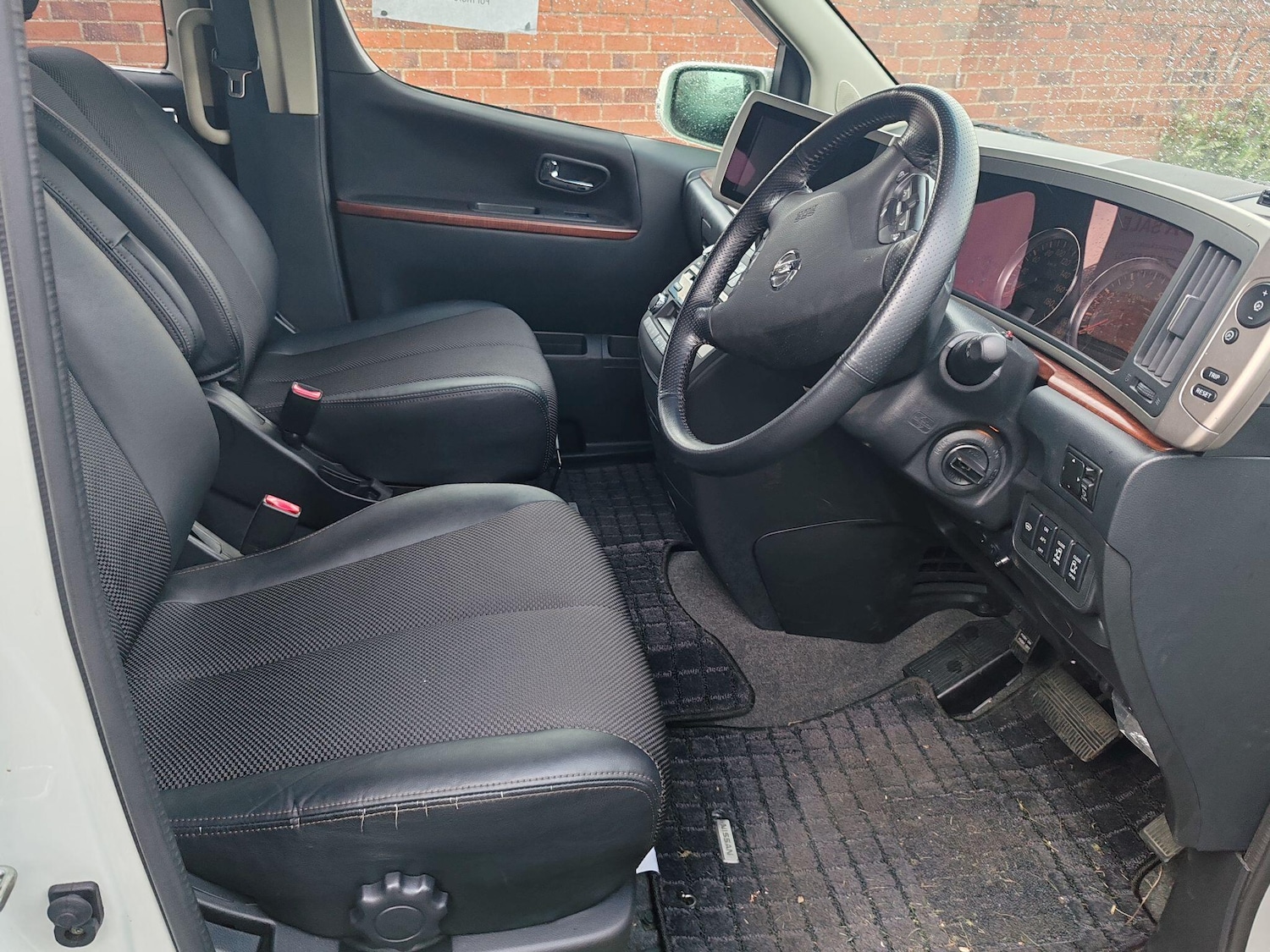 Used Nissan Elgrand for sale - 78063101: Photo 16