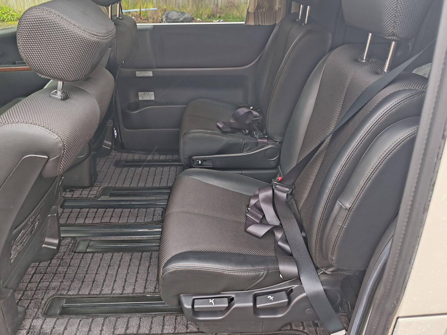 Used Nissan Elgrand for sale - 78063101: Photo 24