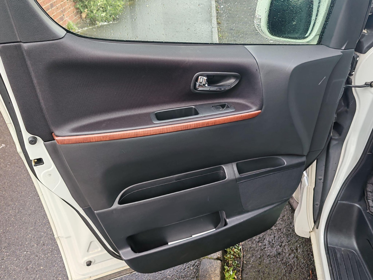 Used Nissan Elgrand for sale - 78063101: Photo 28