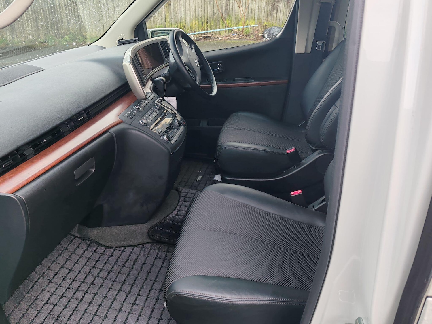 Used Nissan Elgrand for sale - 78063101: Photo 29