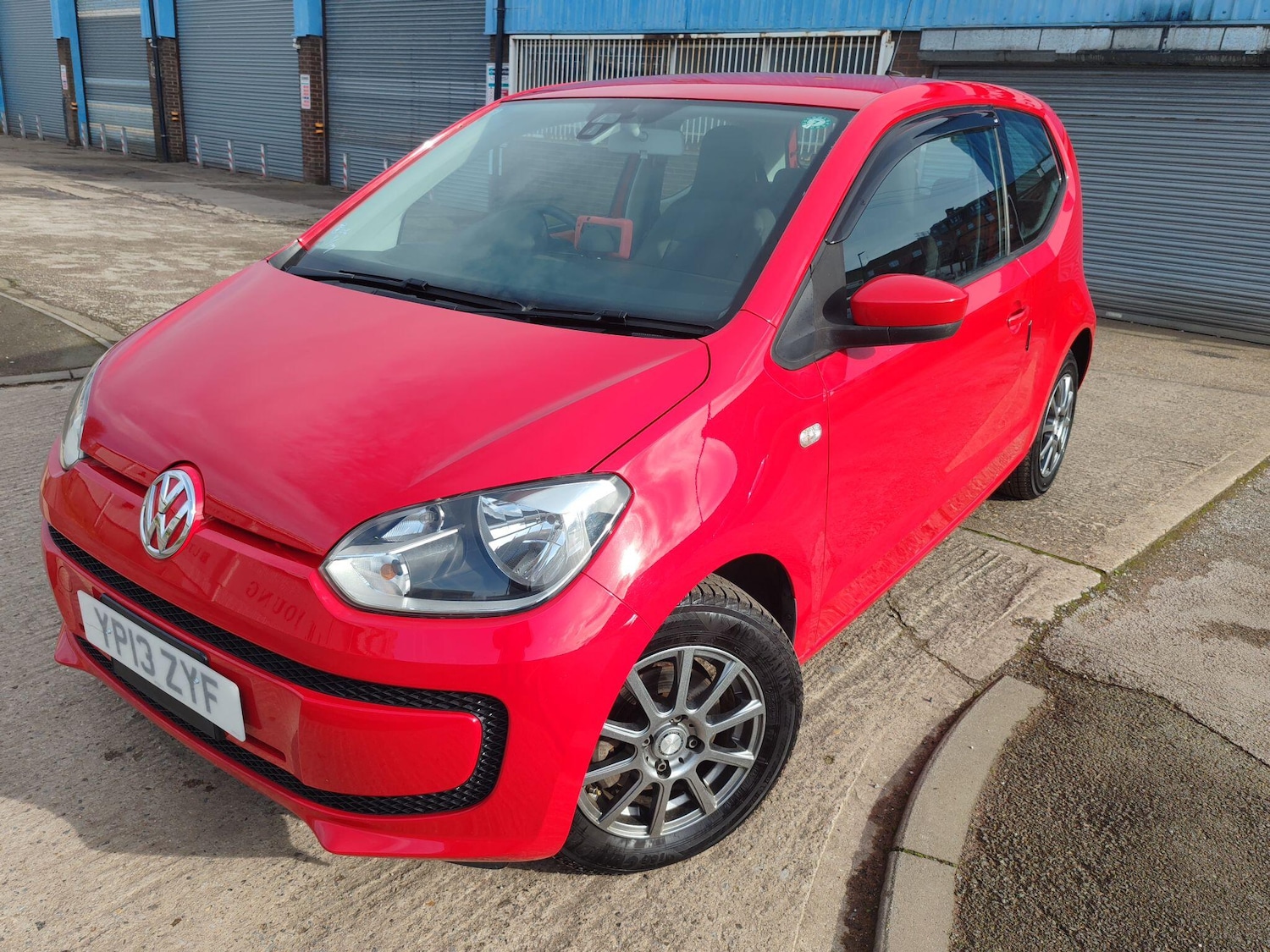 Used Volkswagen up! 2025 for sale - 77808544: Photo 2
