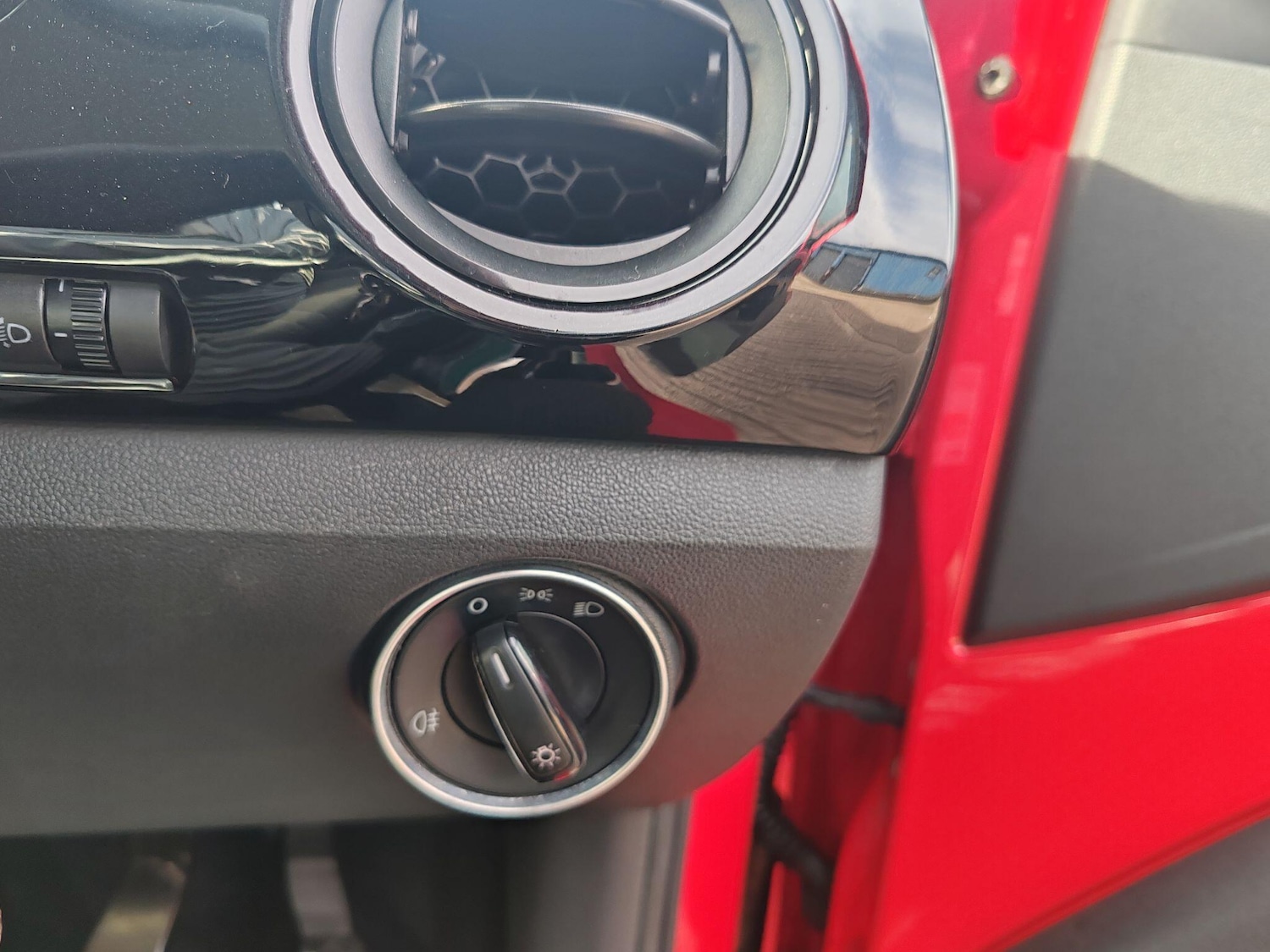 Used Volkswagen up! 2025 for sale - 77808544: Photo 29