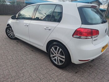 Used Volkswagen Golf 2010 for sale - 77807797: Photo