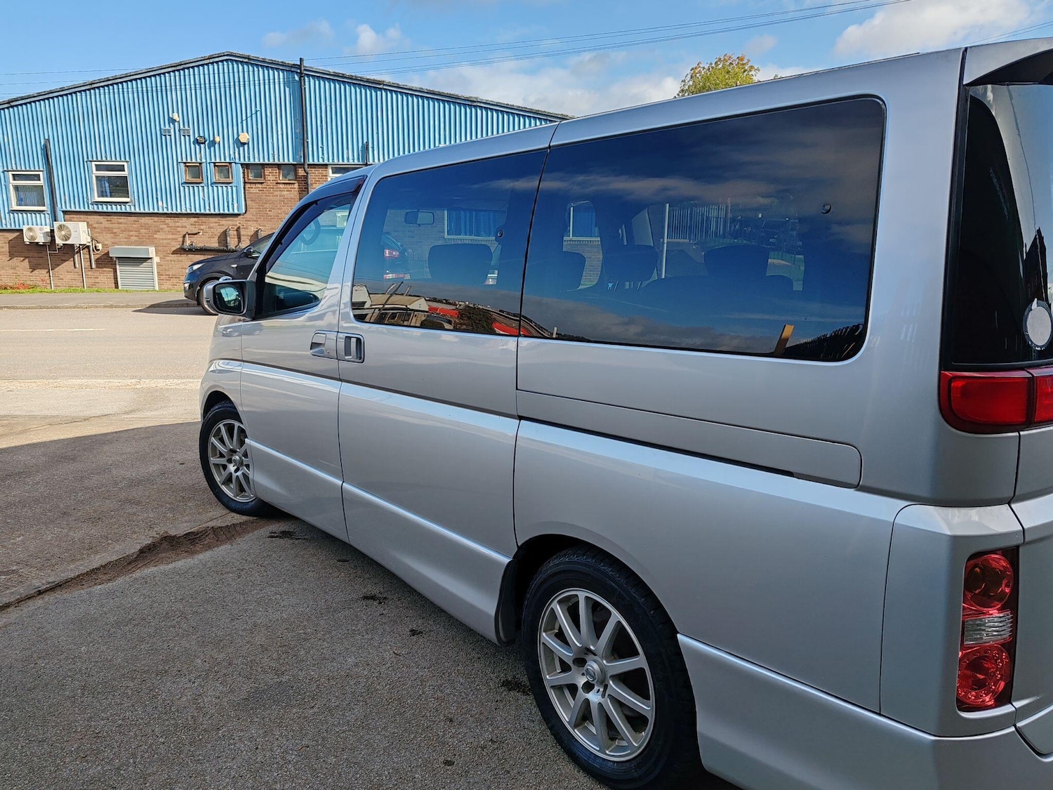 Used Nissan Elgrand 2025 for sale - 76660578: Photo 12