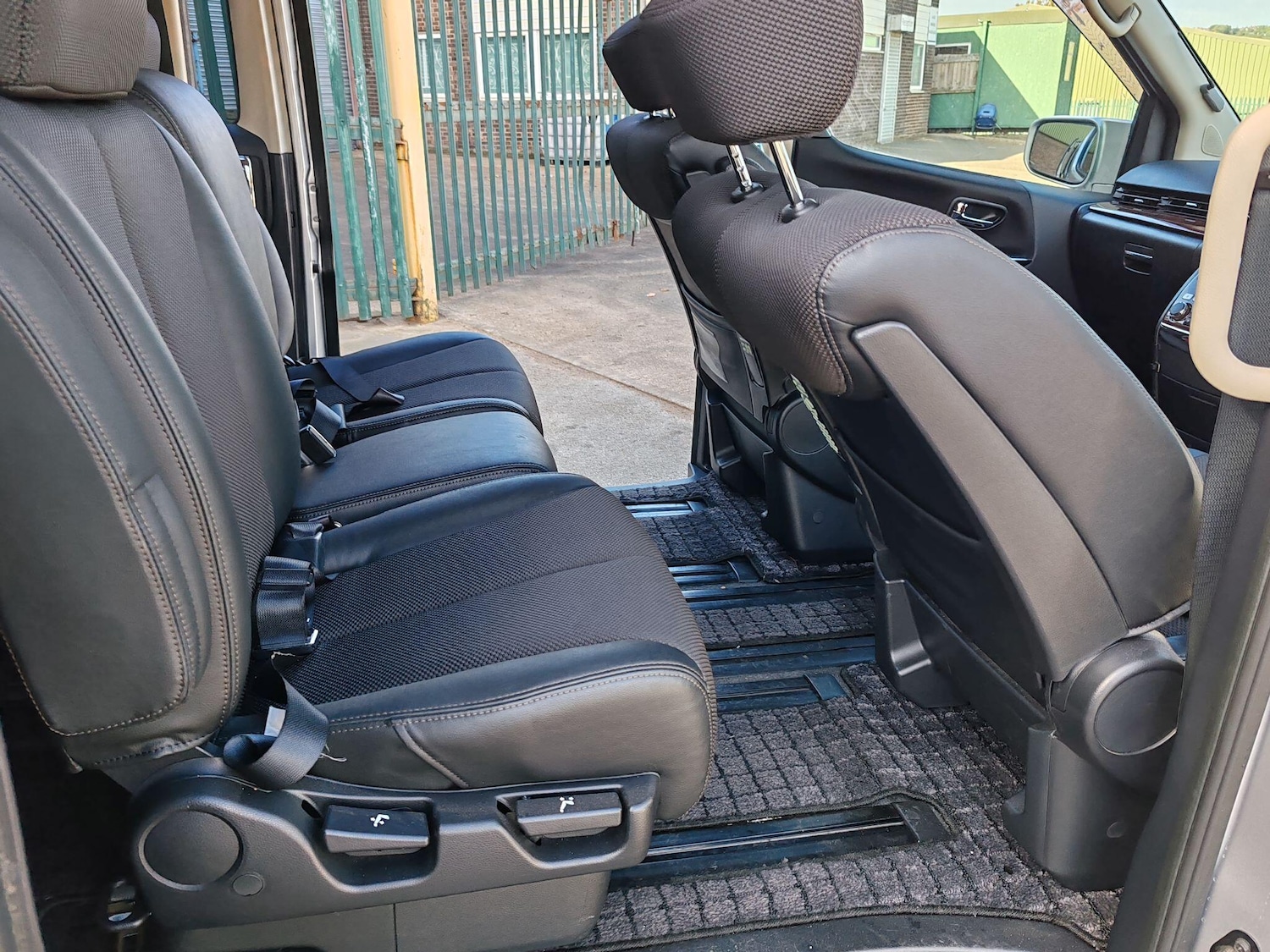 Used Nissan Elgrand 2025 for sale - 76660578: Photo 32