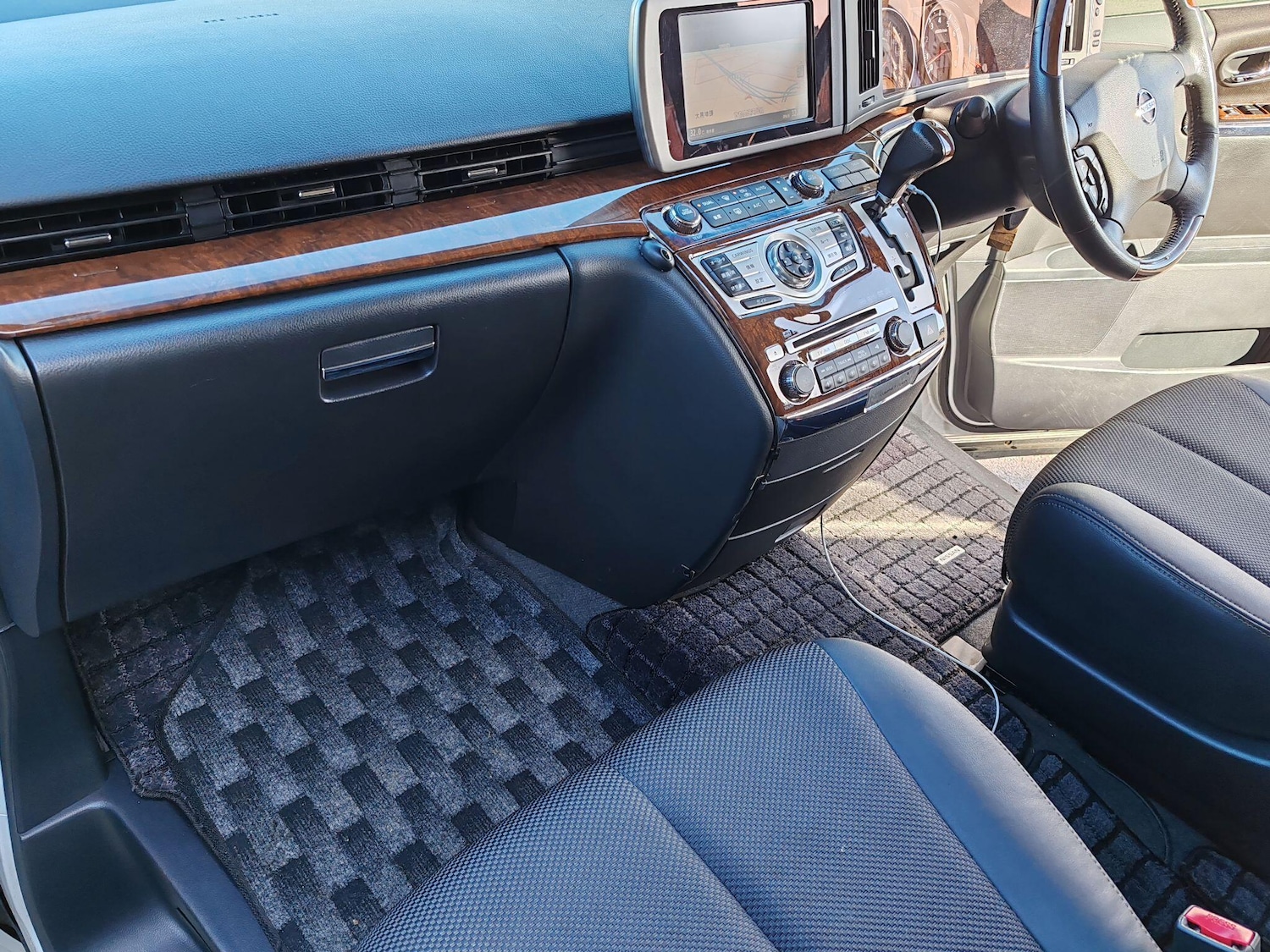 Used Nissan Elgrand 2025 for sale - 76660578: Photo 43