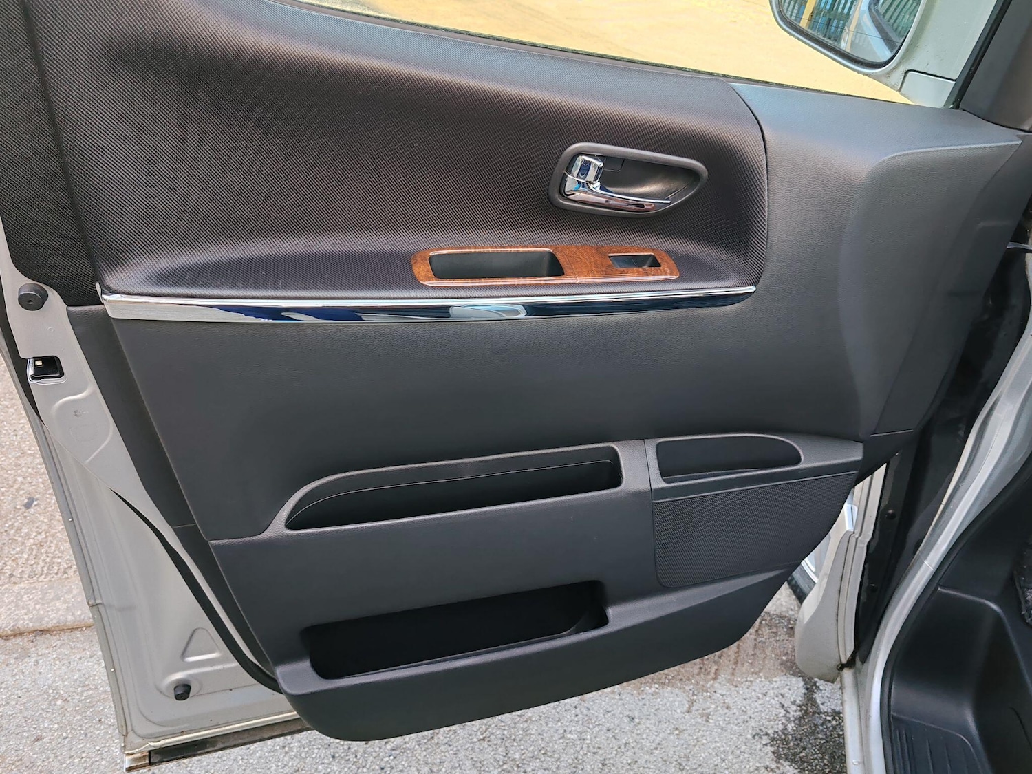 Used Nissan Elgrand 2025 for sale - 76660578: Photo 44